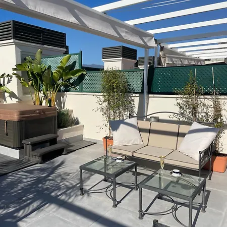 Guadalpin Penthouse Apartman *